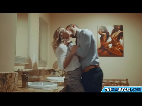 ❤️ Þegar busty ljóska tælir þig á almenningssalerni Klám vk á is.tubsexer-porn.ru ❌❤